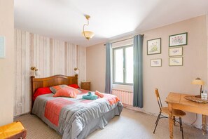 1 camera, ferro/asse da stiro, Wi-Fi, lenzuola