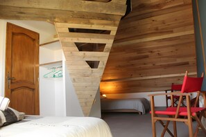 3 habitaciones, tabla de planchar con plancha, wifi y ropa de cama 