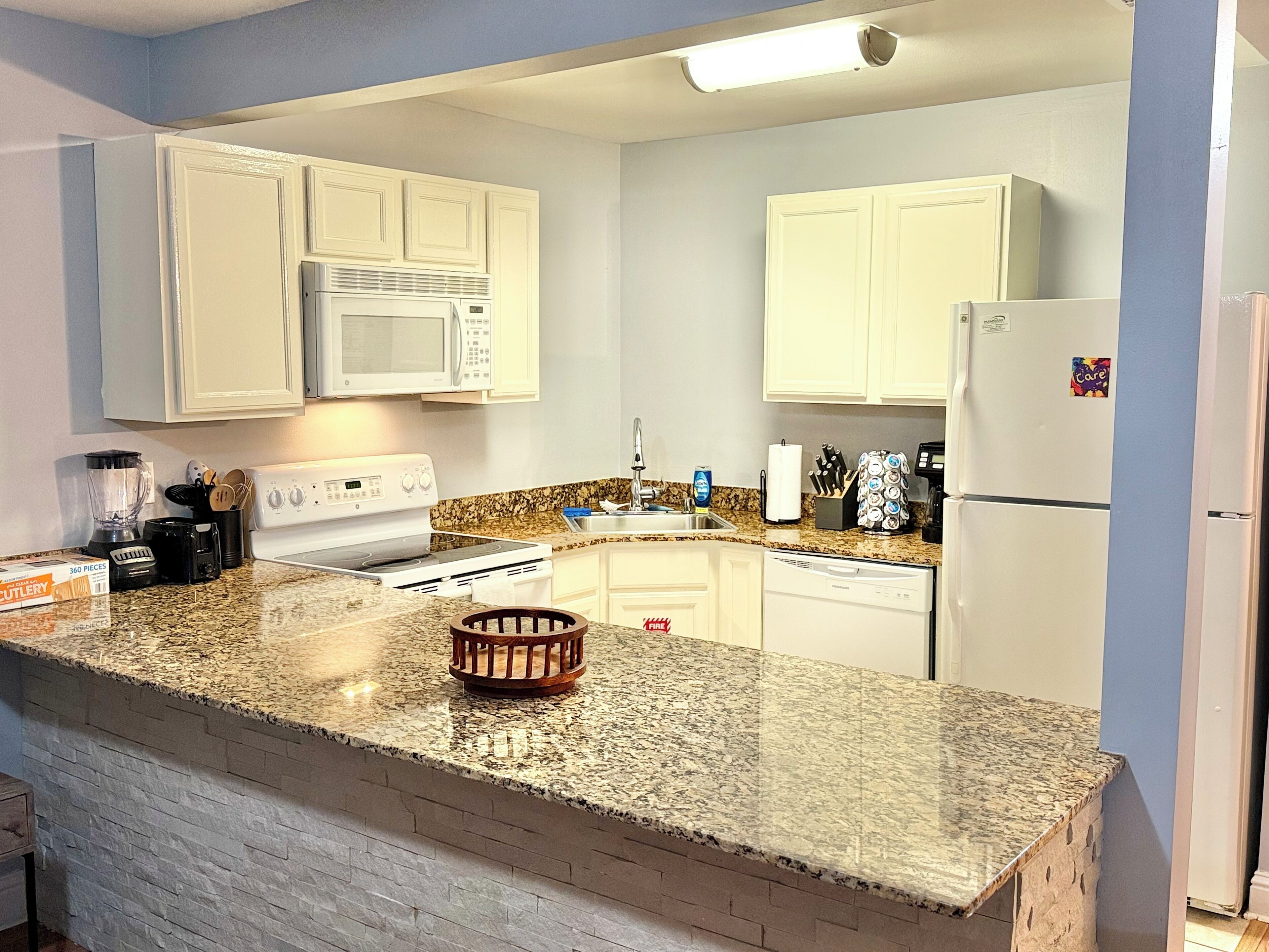 雪櫃、微波爐、焗爐、爐具