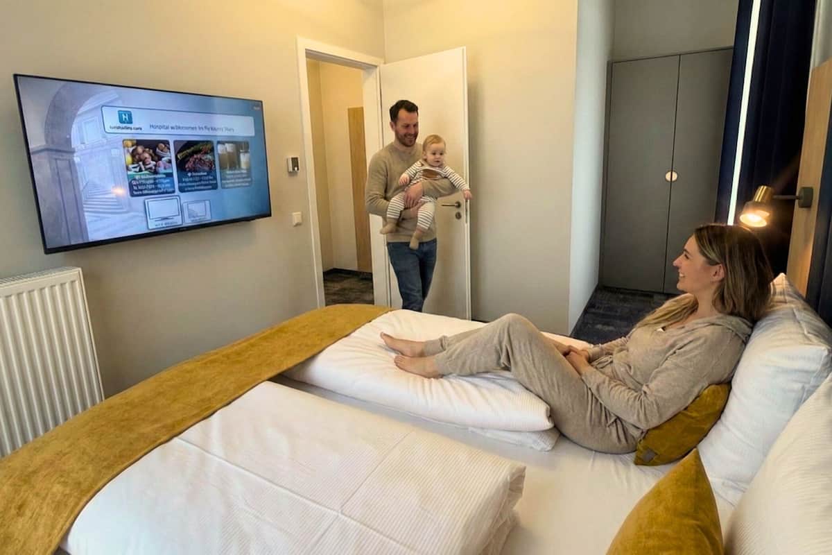 Studio | In-room safe, desk, blackout curtains, free WiFi