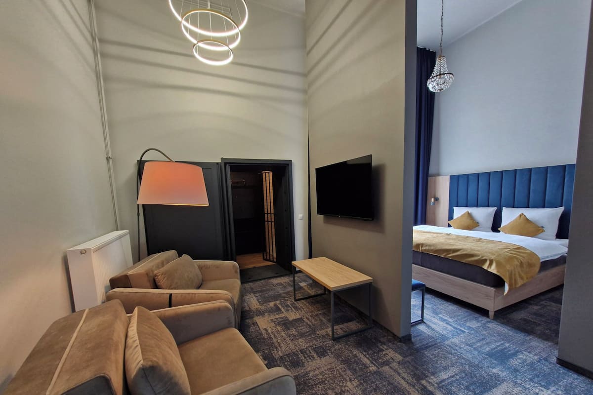 Family Double Room | In-room safe, desk, blackout drapes, free WiFi