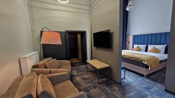 Family Double Room | In-room safe, desk, blackout drapes, free WiFi