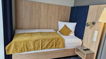 Classic Single Room | In-room safe, desk, blackout curtains, free WiFi