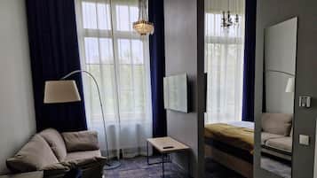 Doppia familiare | Una cassaforte in camera, una scrivania, tende oscuranti, Wi-Fi gratuito