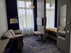 Doppia familiare | Una cassaforte in camera, una scrivania, tende oscuranti, Wi-Fi gratuito