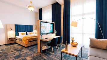 Familien-Doppelzimmer | Zimmersafe, Schreibtisch, Verdunkelungsvorhänge, kostenloses WLAN