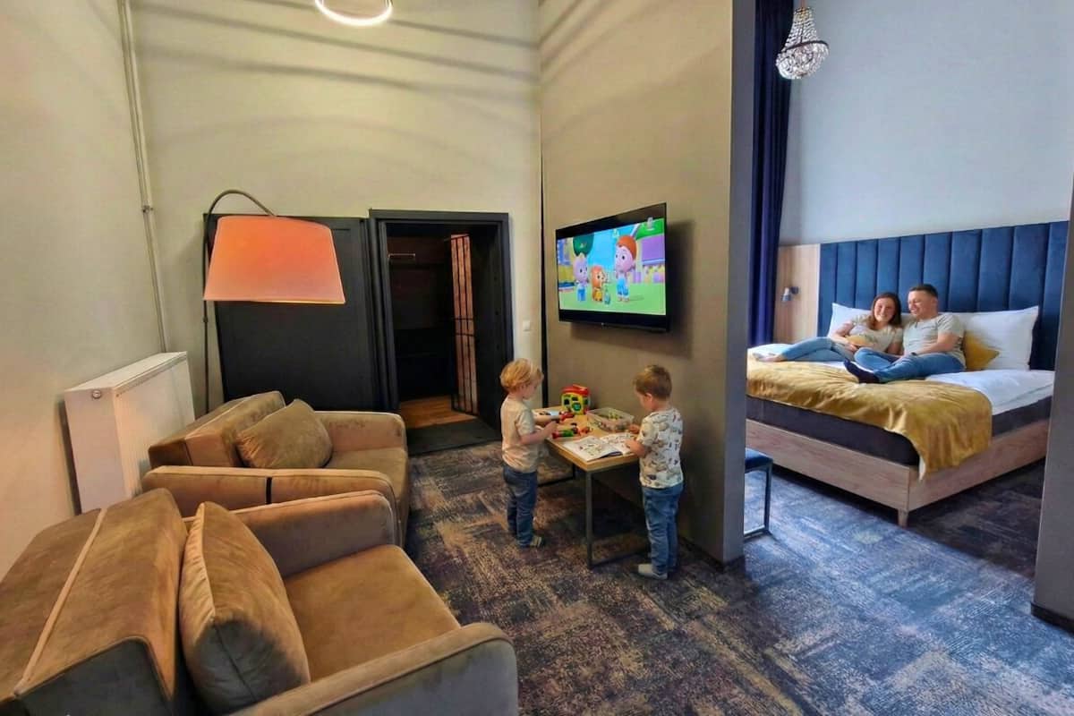 Family Double Room | In-room safe, desk, blackout curtains, free WiFi