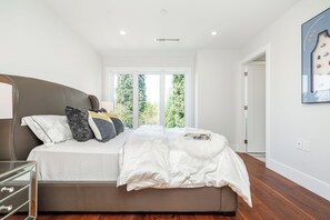 3 Schlafzimmer, Schreibtisch, Bügeleisen/Bügelbrett, kostenloses WLAN