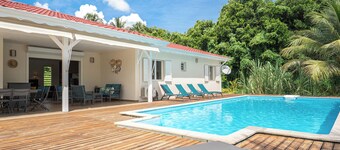 Villa Le Maroni surrounded by fields private pool and modern amenities