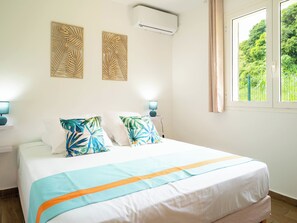 4 عدّة غرف نوم ومكواة/لوح كي وسرير سفر وواي فاي