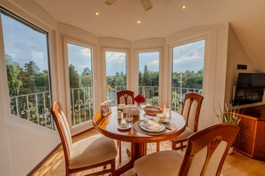 Dining - At the Timeout Apartment you will experience your perfect time out. (Bad Arolsen)