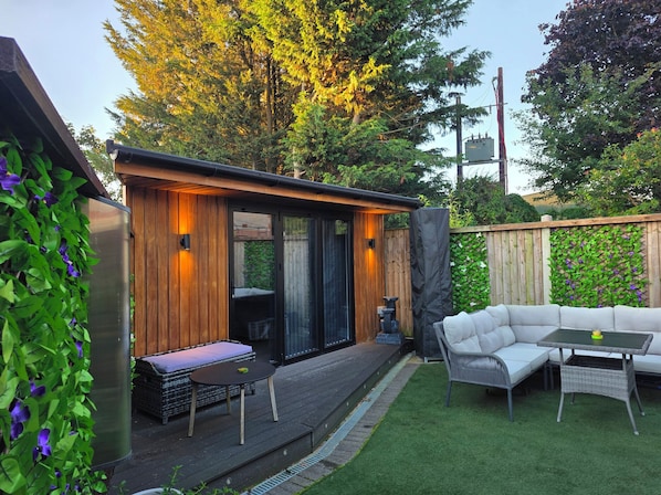 Mökki | Ulkoruokailutilat