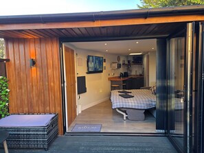 Cottage | 1 bedroom, individually decorated, individually furnished, free WiFi