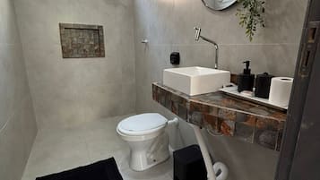 Dusche, Handtücher, Seife, Toilettenpapier