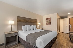 Standard Room, 1 King Bed, Bathtub Grab Bars, Kitchenette | Individually furnished, desk, laptop workspace, blackout curtains - Executive Residency By Best Western Waterloo & Cedar Falls (Waterloo)