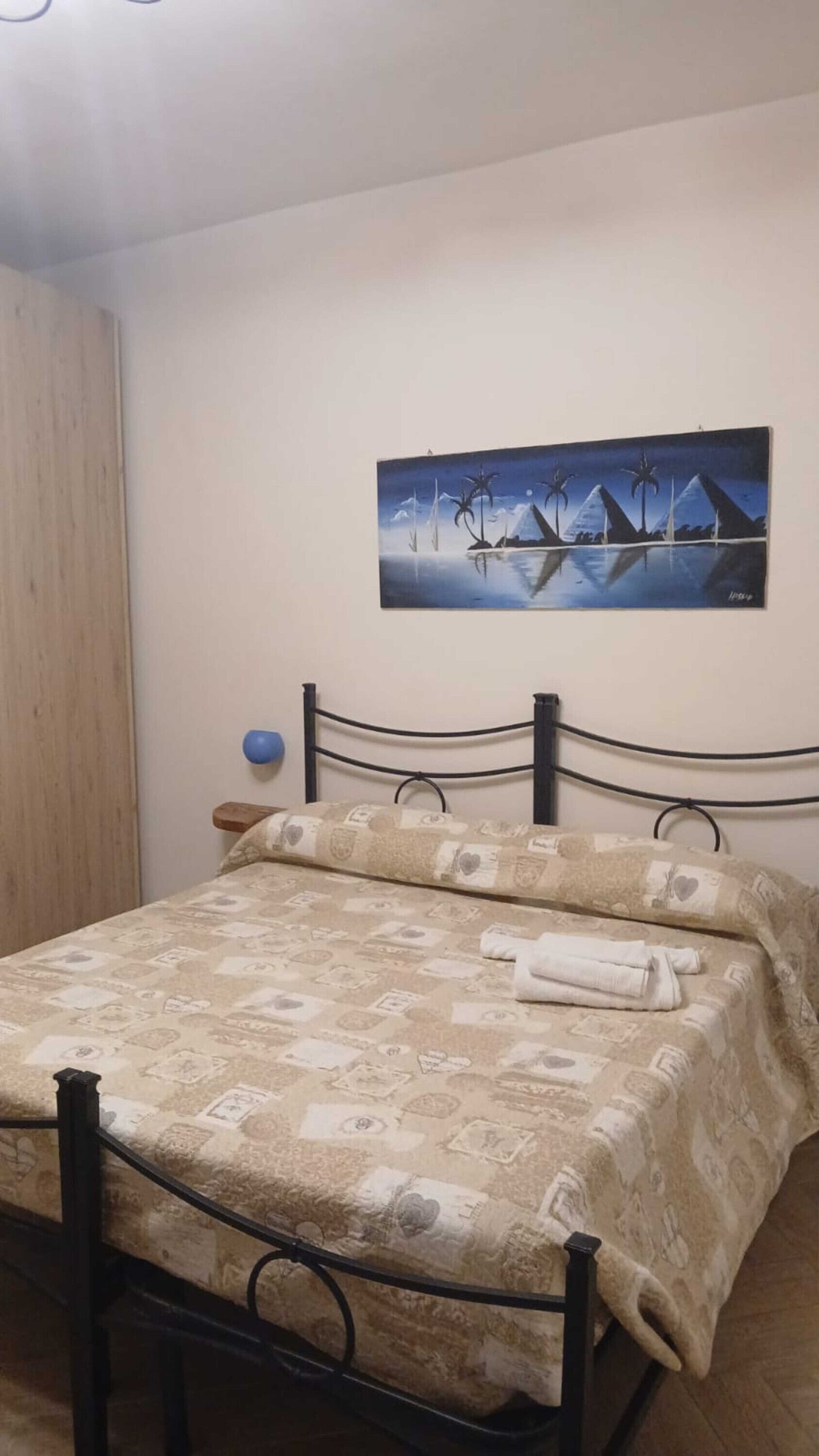 1 chambre, fer et planche à repasser, Wi-Fi, draps fournis