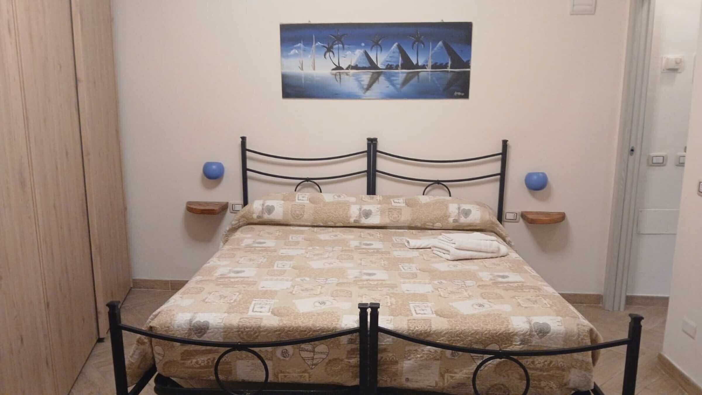 1 chambre, fer et planche à repasser, Wi-Fi, draps fournis