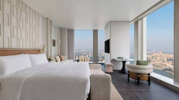 Suite Panorama, 1 Tempat Tidur King (Chaotianmen View) | Seprai premium, busa memori, minibar, dan brankas