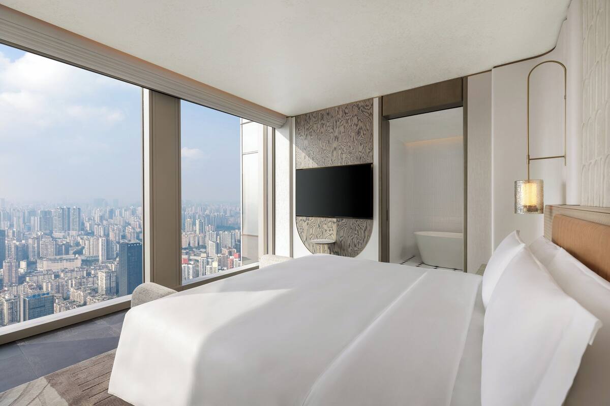 Suite, 1 habitación, vistas al río | Ropa de cama de alta calidad, colchones viscoelásticos, minibar