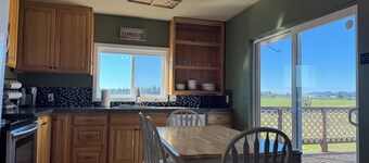 Charming 3-bedroom farmhouse in Astoria