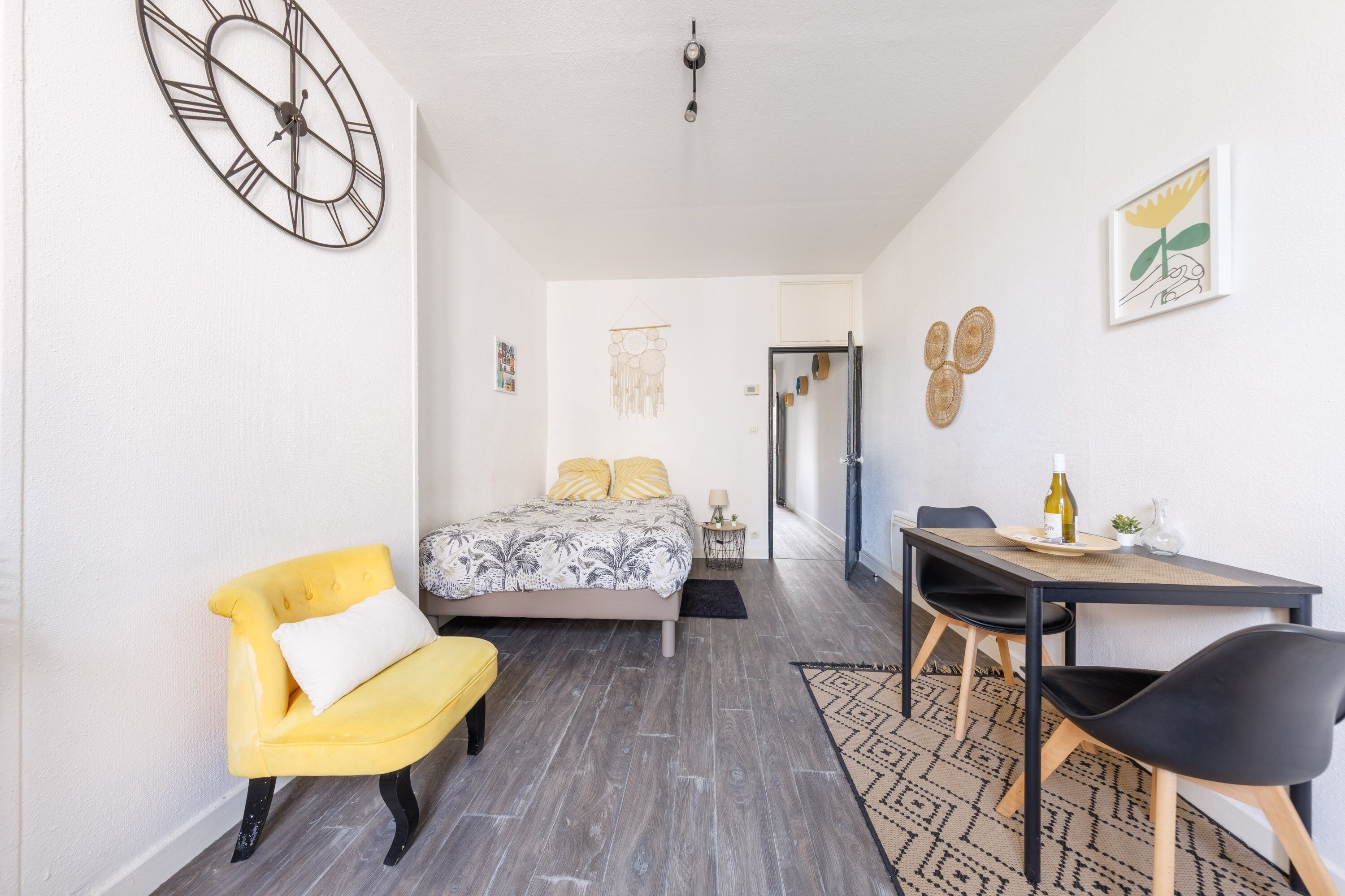 Wi-Fi gratuit, draps fournis