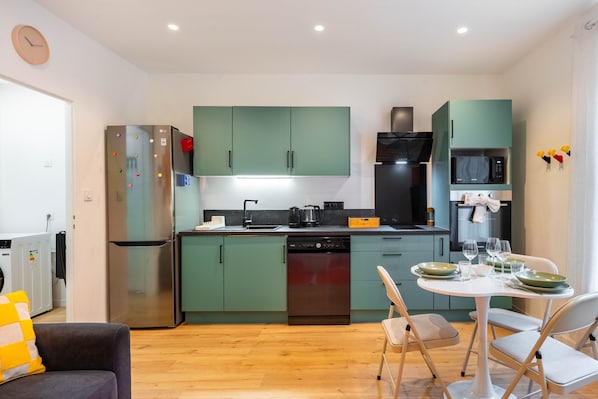 Fridge, microwave, oven, dishwasher