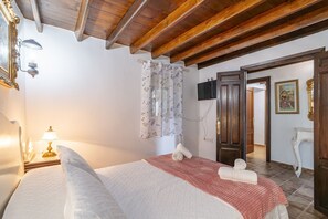 4 quartos, ferros/tábuas de passar roupa, Wi-Fi de cortesia
