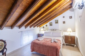 4 Schlafzimmer, Bügeleisen/Bügelbrett, kostenloses WLAN, Bettwäsche