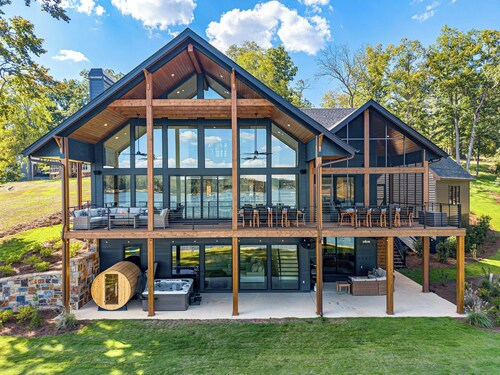 Lux Lakefront Designer Home w/ Gameroom, Sleeps 24