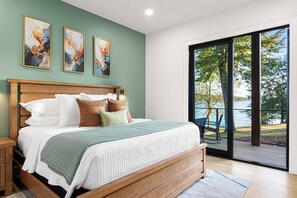 6 bedrooms, iron/ironing board, free WiFi, bed sheets