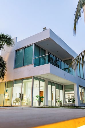 Bagian depan properti