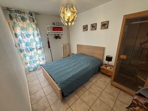 2 bedrooms, WiFi, bed sheets