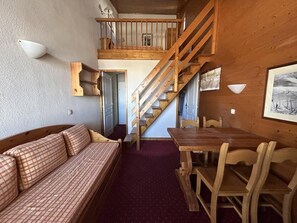 Interior - Resort center, 4th floor, balcony, 28m², La Plagne (La Plagne)