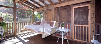 Spacious 5-bedroom house in charming Linville Falls near ski resorts!