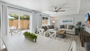 Rumah (3 Bedrooms) | Ruang makan