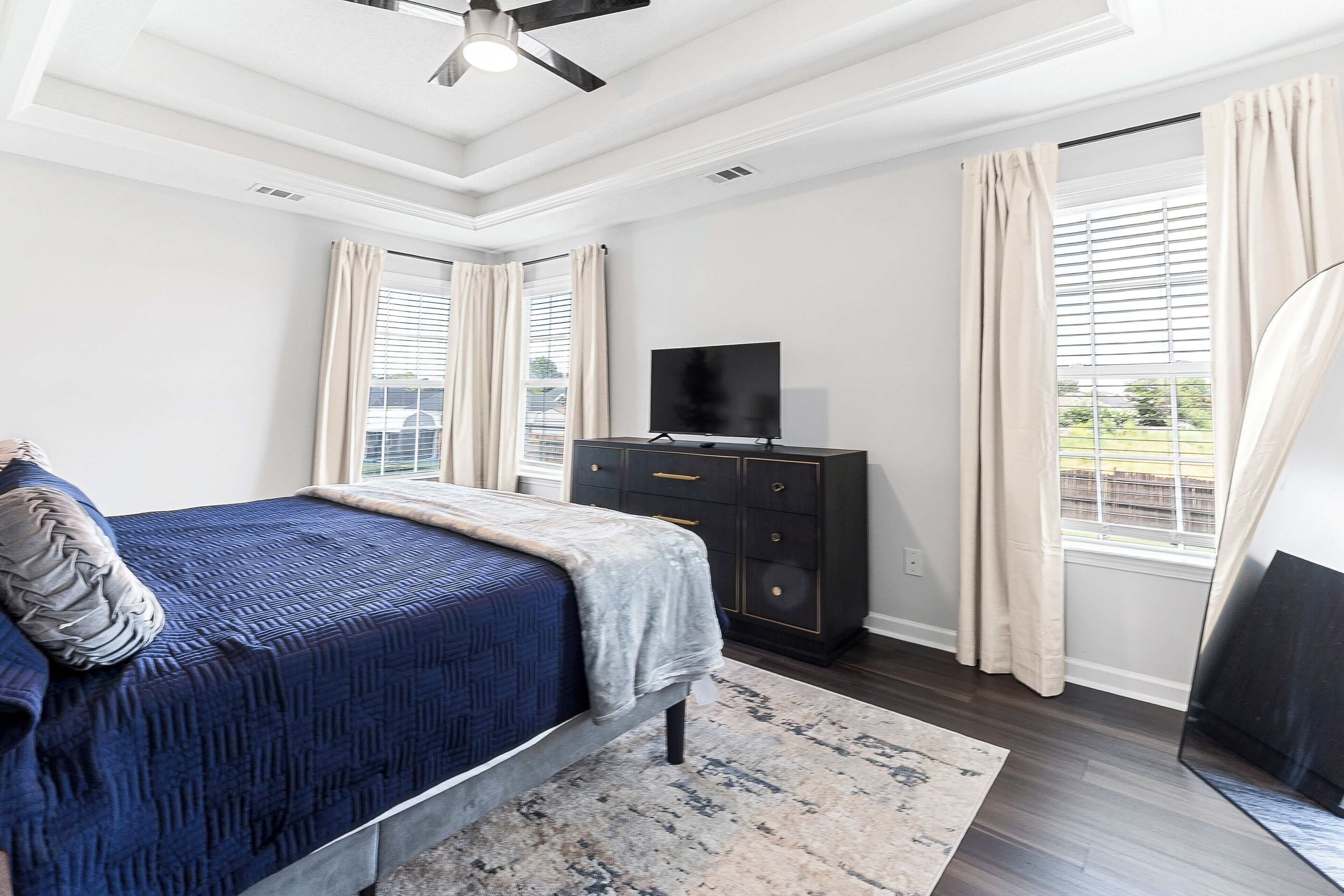 5 soverom, strykejern/-brett, wi-fi og sengetøy