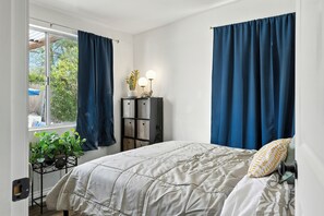 4 bedrooms, WiFi, bed sheets