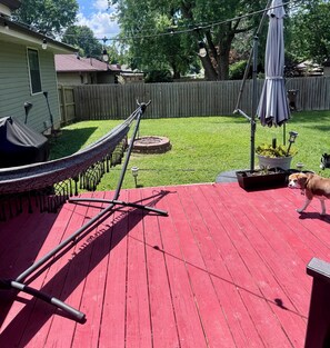 Property grounds - 4-bedroom house in delightful Springfield pet friendly, fitness room (Springfield)