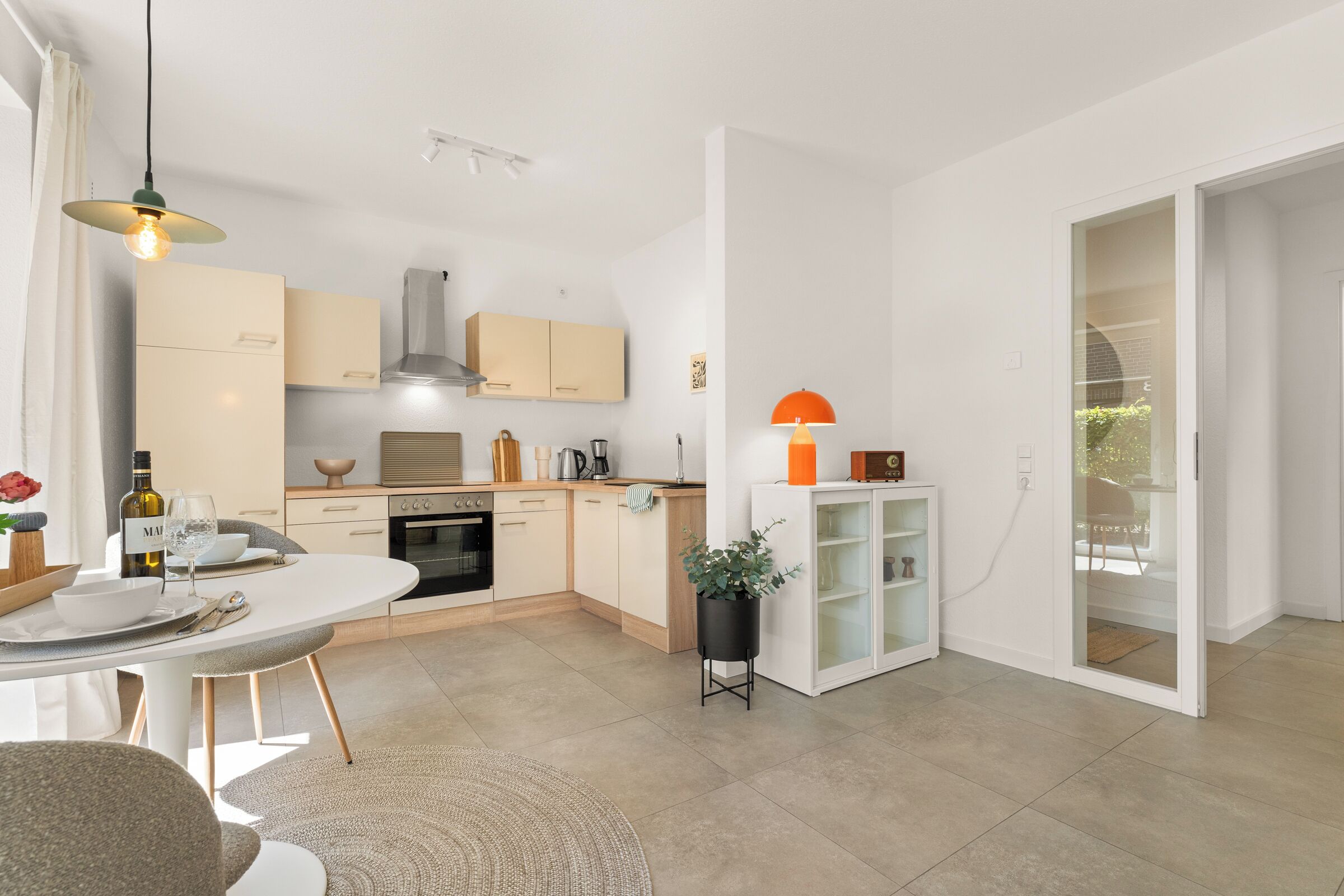 Kylskåp, ugn, spishäll och diskmaskin