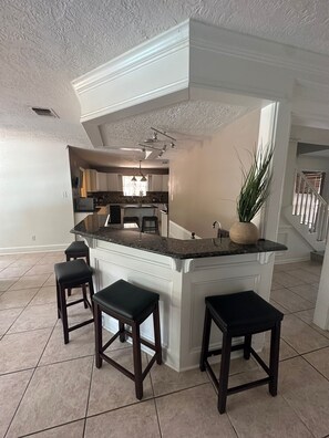 Microones, forn, placa de cuina i rentaplats