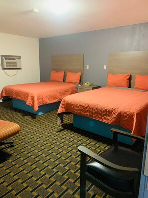 2 bedrooms, WiFi, bed sheets - Comfort, Cleanliness & Convenience — All at a Price You’ll Love! (Kountze)