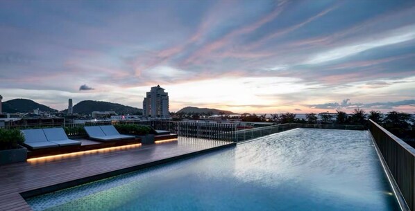 2 outdoor pools, pool umbrellas, sun loungers