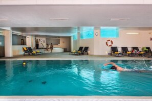 Indoor pool, outdoor pool - Spacious Studio at Estrela Da Luz, pools, indoor spa and gym. (Luz)