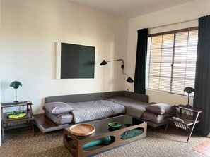 Apartment | 1 bedroom - MCM Styled Condo Sleeps 4 Pool hot tub (La Quinta)