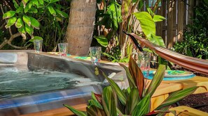 Outdoor spa tub