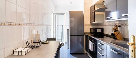 Fridge, microwave, oven, dishwasher