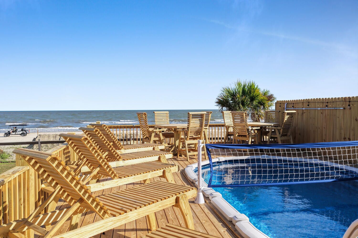 Utomhuspool och uppvärmd pool