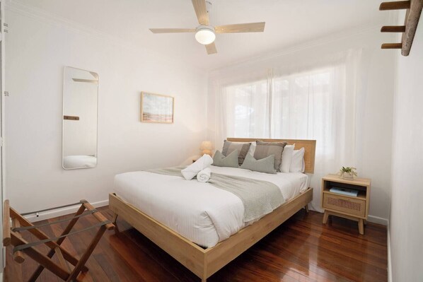 2 bedrooms, desk, travel crib, WiFi