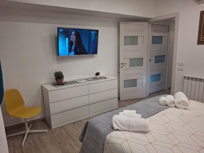 2 bedrooms, in-room safe, free WiFi, bed sheets - BREZZA MARINA A totally new facility with all the requirements. (Roccalumera)