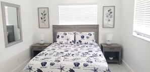 4 bedrooms, iron/ironing board, WiFi, bed sheets - Cozy, bright, and spaciuos WF home with pool, dock, pool table & more. (Cape Coral)